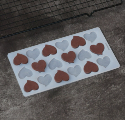 18 cavity Heart chocolate garnish mould